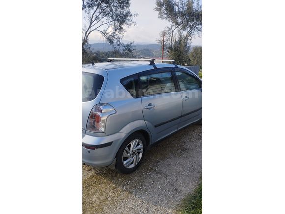 TEMİZ TOYOTA VERSO 7 KİŞİLİK 