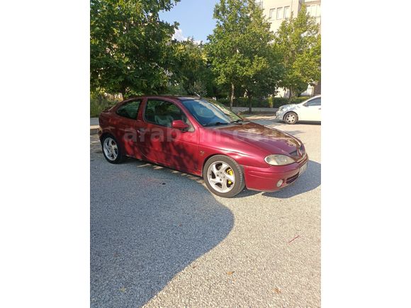 SAHİBİNDEN BAKIMLI MEGANE 1 COUPE 1.6 16V EXPRESSION