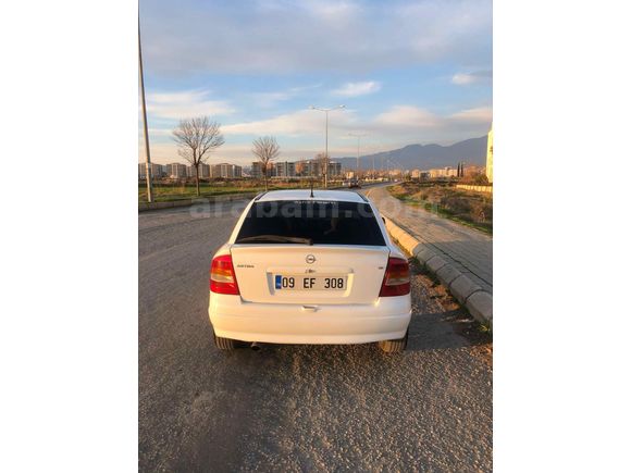 BEYAZ KELEBEK