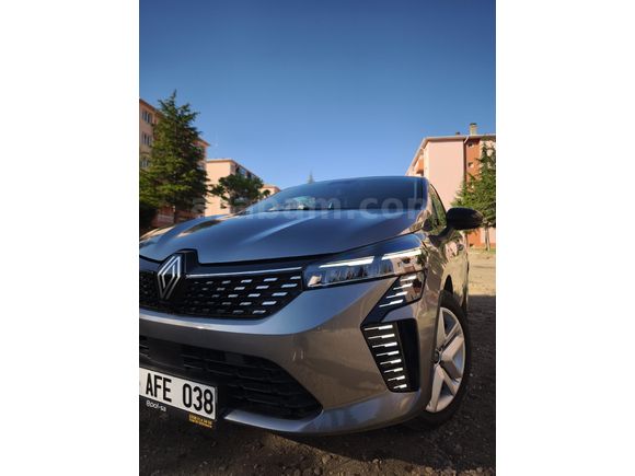 Sahibinden Renault Clio 1.0 TCe Evolution 2025 Model  7.300 km Gri (metalik)