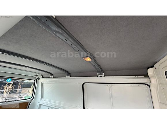 EMSALSİZ TR DE TEK 2009 L 300 PANELVAN KLİMA LI 199'000 KM DE
