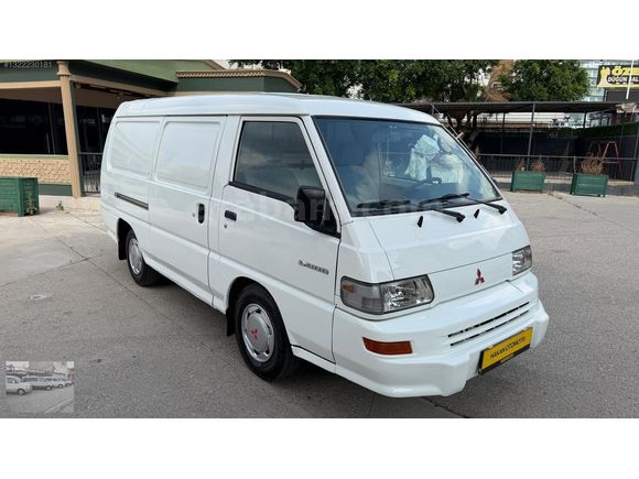 EMSALSİZ TR DE TEK 2009 L 300 PANELVAN KLİMA LI 199'000 KM DE