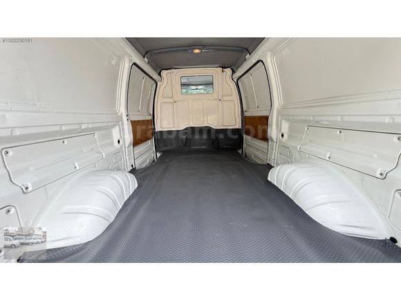 EMSALSİZ TR DE TEK 2009 L 300 PANELVAN KLİMA LI 199'000 KM DE