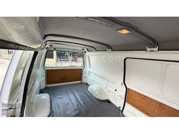 EMSALSİZ TR DE TEK 2009 L 300 PANELVAN KLİMA LI 199'000 KM DE