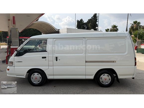 EMSALSİZ TR DE TEK 2009 L 300 PANELVAN KLİMA LI 199'000 KM DE