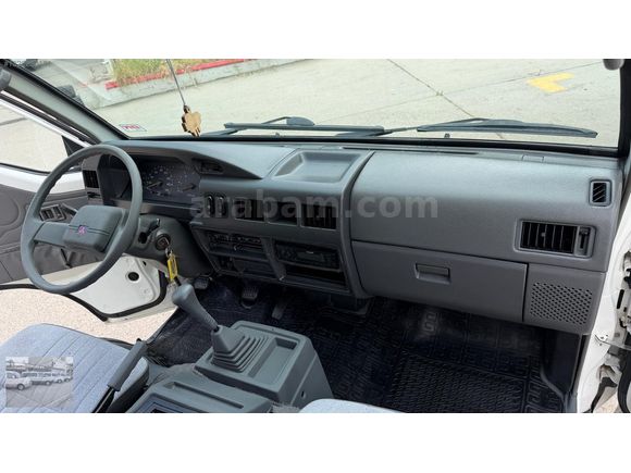 EMSALSİZ TR DE TEK 2009 L 300 PANELVAN KLİMA LI 199'000 KM DE