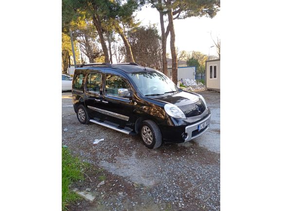Sahibinden Renault Kangoo Multix 1.5 dCi Privilege Chromeline 2011 Model