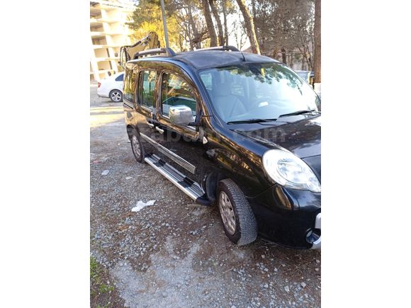 Sahibinden Renault Kangoo Multix 1.5 dCi Privilege Chromeline 2011 Model