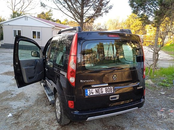 Sahibinden Renault Kangoo Multix 1.5 dCi Privilege Chromeline 2011 Model