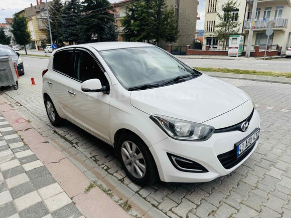 Sahibinden Hyundai i20 1.2 D-CVVT Sense 2012 Model 