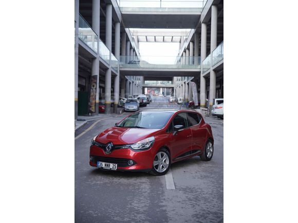 Sahibinden Renault Clio 0.9 TCe Icon 2015 Model Ankara 131.000 km Kırmızı