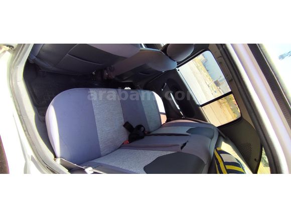 Sahibinden Renault Clio 1.4 RNA 2000 Model