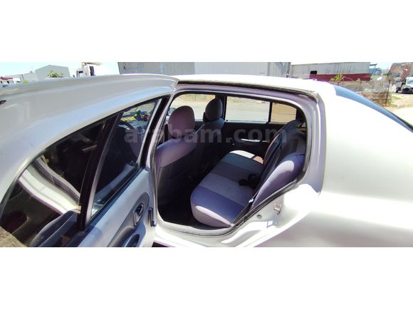 Sahibinden Renault Clio 1.4 RNA 2000 Model