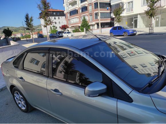 Sahibinden Ford Focus 1.6 Gerçek Trendx Dijital klima vs 2009 Model  Gri (Gümüş)