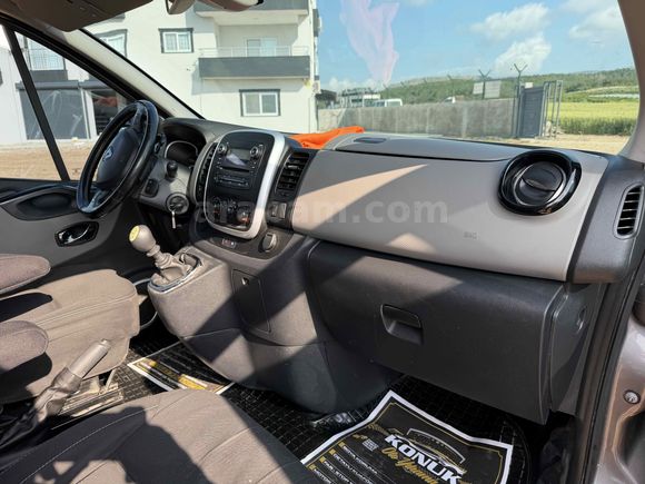 Sahibinden Renault Trafic 1.6 DCI passencer 2015 Model 