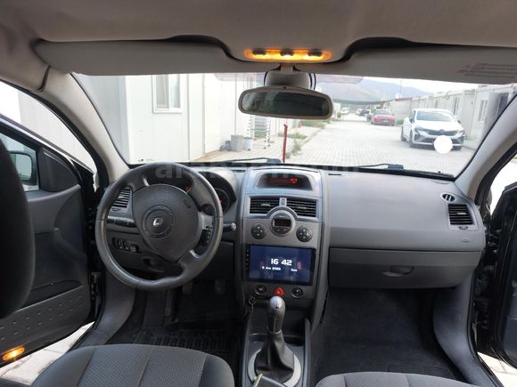 Düşük kmli Renault Megane 1.6 Dynamique 2004 Model