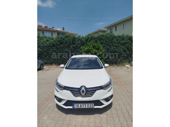 Öğretmenden Renault Megane 1.3 TCe Joy 2020 Model Bursa 99.700 km Beyaz