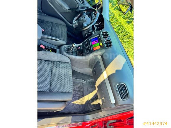GÖSTERİSLI VW GOLF 1.6 LPG AIR SUSPANSIYON 2012 MODEL