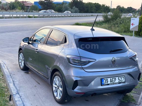 Sahibinden Renault Clio 1.0 TCe Evolution 2025 Model