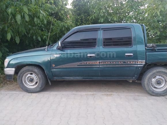 Muayenesi yeni Takasa açık hilux