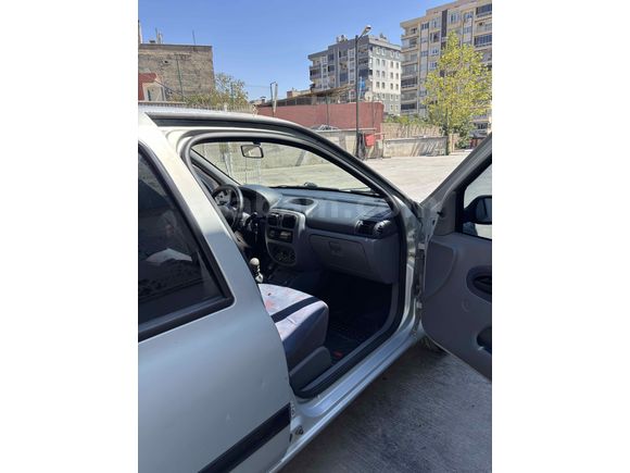 Sahibinden Renault Clio 1.4 RNA 2001 Model 