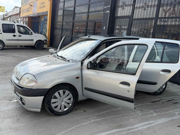 Sahibinden Renault Clio 1.4 RXT 2001 Model 