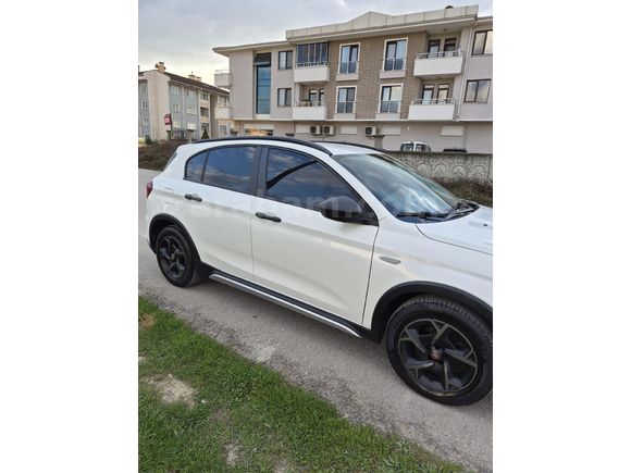 Sahibinden Fiat Egea Cross 1.4 Fire Street 2023 Model  80.000 km Beyaz