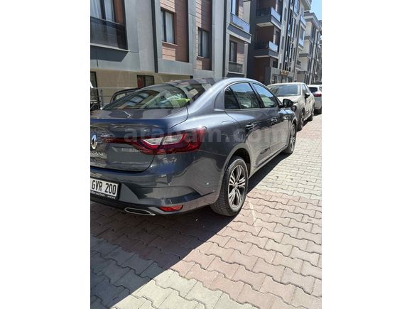 Sahibinden Renault Megane 1.3 TCe Touch 2023 Model 