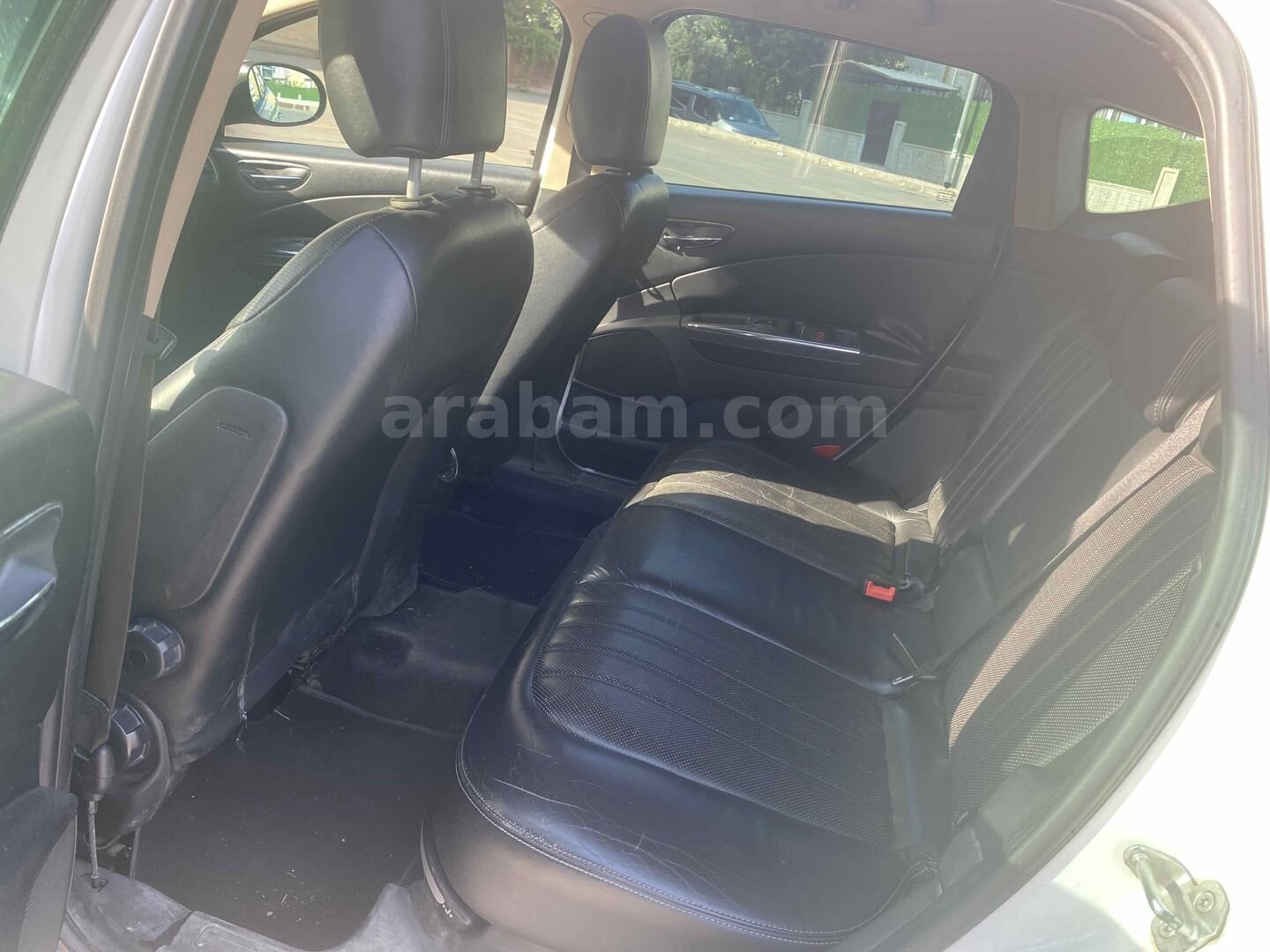 Sahibinden Lancia Delta 1.6 MJet 2013 Model Antalya 238.000 km Beyaz 6