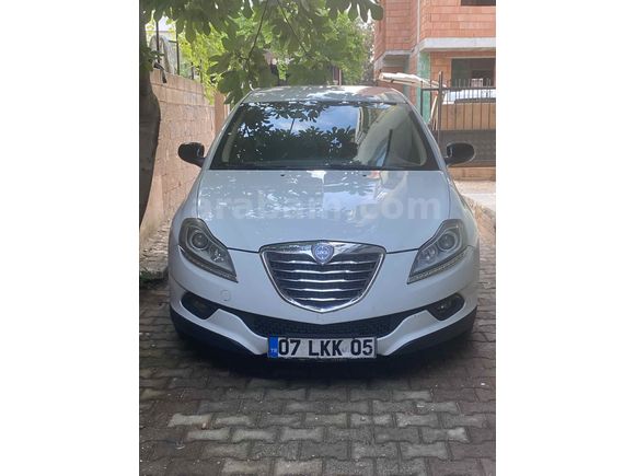 Sahibinden Lancia Delta 1.6 MJet 2013 Model  238.000 km Beyaz