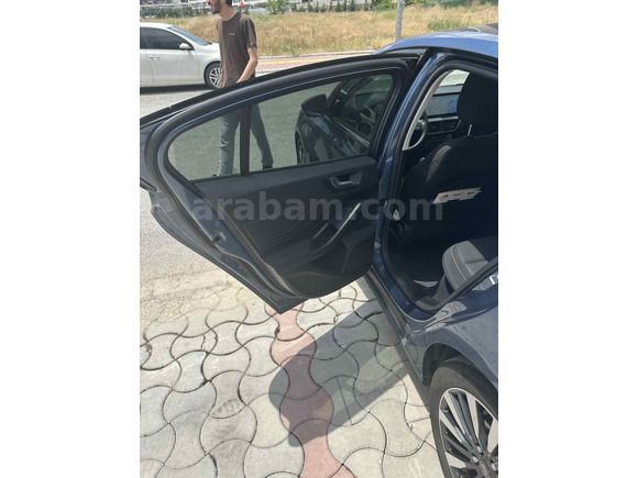 İLK SAHİBİNDEN HATASIZ BOYASIZ DİZEL CAM TAVANLI GARANTİLİ KIŞ PAKET