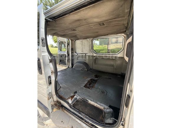 Sahibinden Renault Trafic Multix 1.9 dCi Grand Confort 2005 Model 