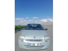 Sahibinden Renault Clio 1.4 RNai 2000   model Aracın kaporta hariç hepsi 1 yıl içinde değişti muhanesi yeni yapıldı