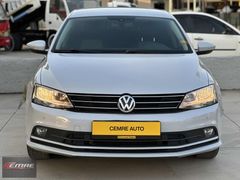 CEMRE AUTODAN HATASIZ DÜŞÜK KM Lİ ÖZEL RENK JETTA