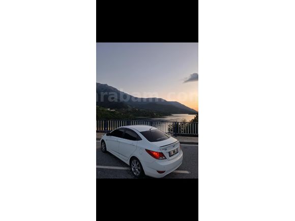Sahibinden Hyundai Accent blue 1.4 Mode 2013 Model