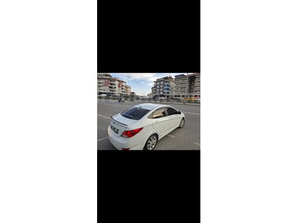 Sahibinden Hyundai Accent blue 1.4 Mode 2013 Model