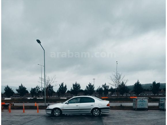 Sahibinden Toyota Avensis 1.8 2000 Model