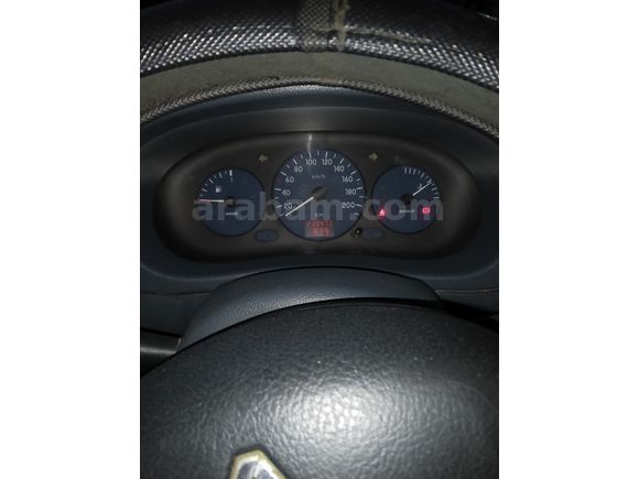 Sahibinden Renault Kangoo 1.4 RTE 2000 Model Otomobil ruhsatlı 
