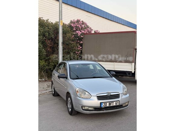 11 Yıllık Sahibinden Hyundai Accent Era 1.5 CRDi Start 2011 Model  287.000 km Gri (Gümüş)