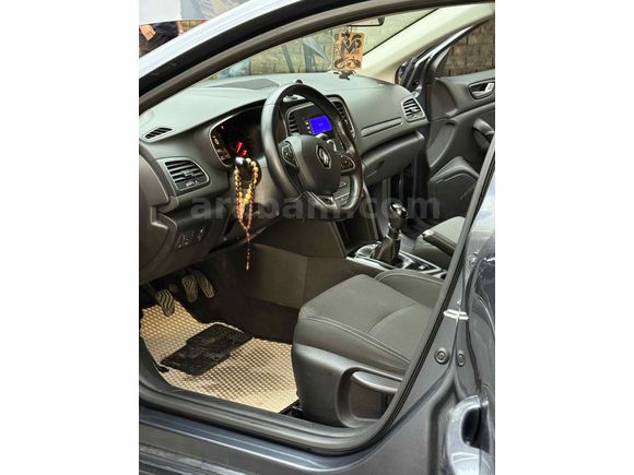 Sahibinden Renault Megane 1.3 TCe Joy 2021 Model 