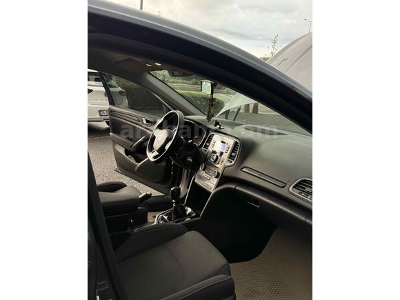 Sahibinden Renault Megane 1.3 TCe Joy 2021 Model 