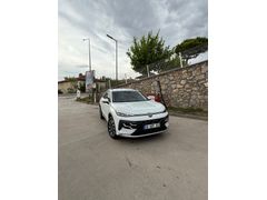 Sahibinden Volkswagen T-Roc 1.5 TSI Life opsiyonlu 17 jant anahtarsız giriş vs 2026 Model 