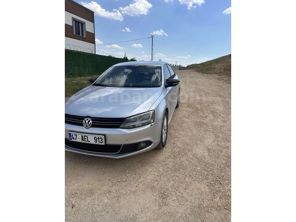 Sahibinden Volkswagen Jetta 1.6 TDi Comfortline 2014 Model  270.000 km Gri (Gümüş)