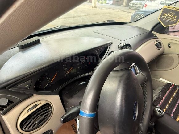 Sahibinden Ford Focus 1.6 Ghia 2004 Model