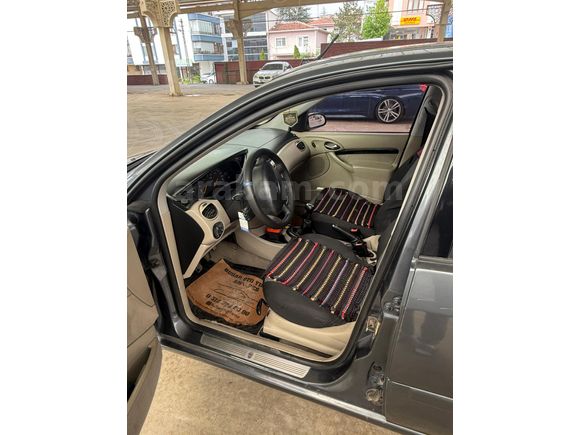 Sahibinden Ford Focus 1.6 Ghia 2004 Model
