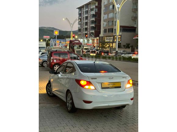 Galeriden Hyundai Accent Blue 1.6 CRDI Mode Plus 2012 Model Bitlis