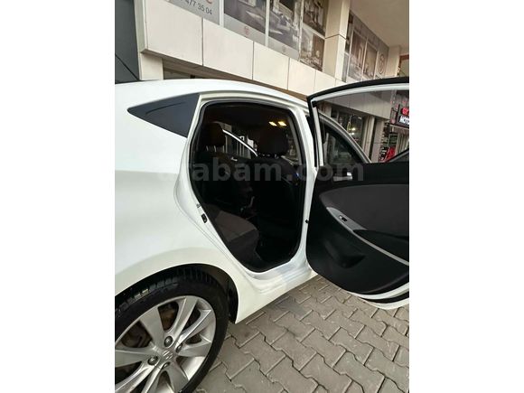 Galeriden Hyundai Accent Blue 1.6 CRDI Mode Plus 2012 Model Bitlis