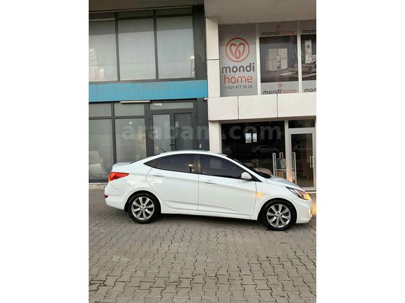 Galeriden Hyundai Accent Blue 1.6 CRDI Mode Plus 2012 Model Bitlis