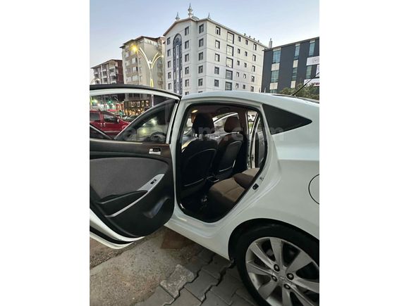 Galeriden Hyundai Accent Blue 1.6 CRDI Mode Plus 2012 Model Bitlis
