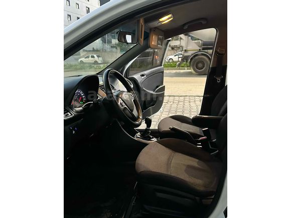 Galeriden Hyundai Accent Blue 1.6 CRDI Mode Plus 2012 Model Bitlis